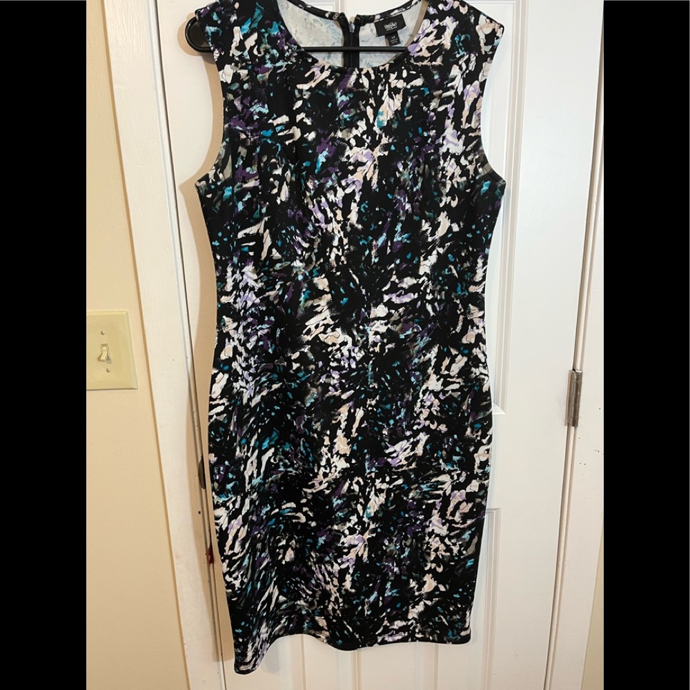 Sleeveless dress